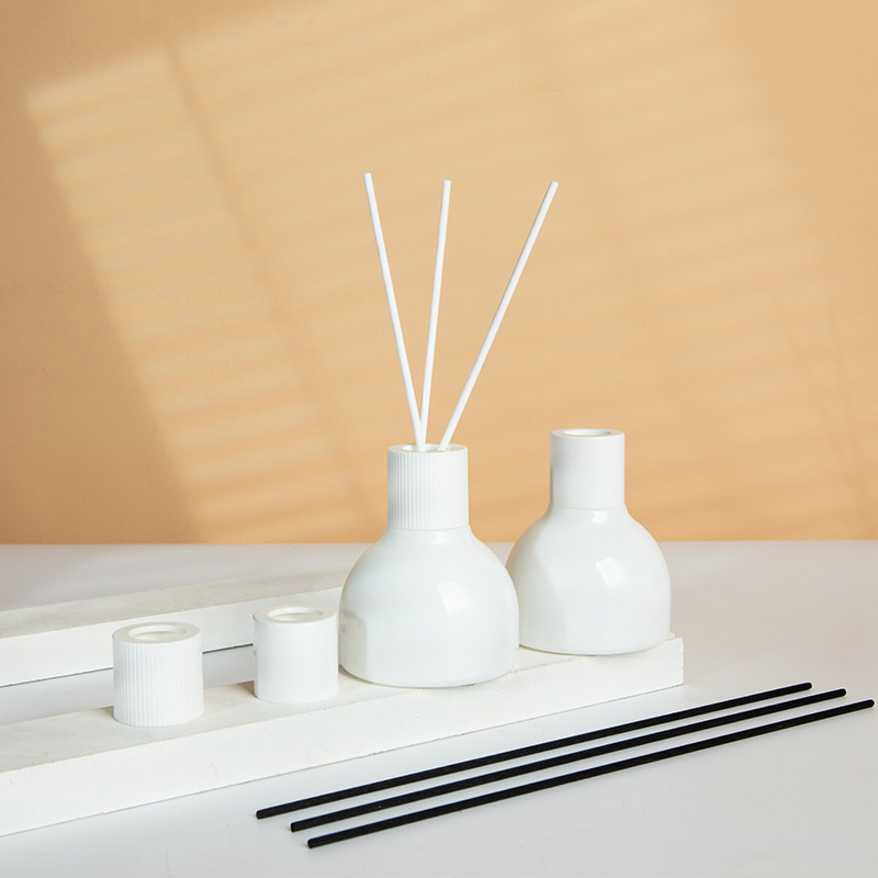100ml Fragrance Oil White Porcelain Reed Diffuser with Sticks