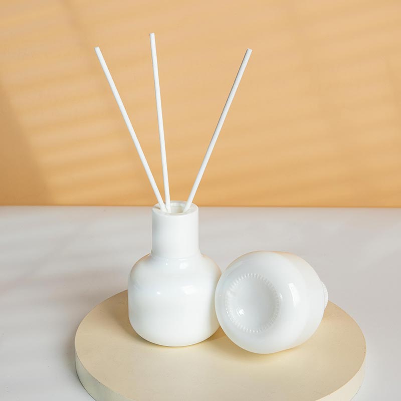 100ml Home Aromatherapy White Glass Reed Diffuser Bottles