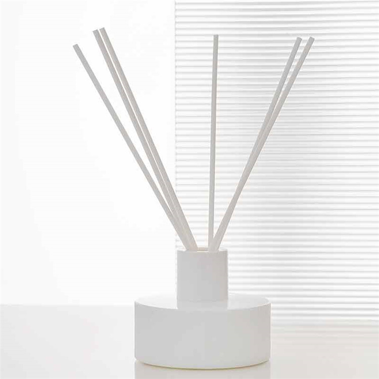 Reed Diffuser Bottles Wholesale White Opal Glass Diffuser Bottle With Stick - Xuzhou OLU Daily Products Co., Ltd.