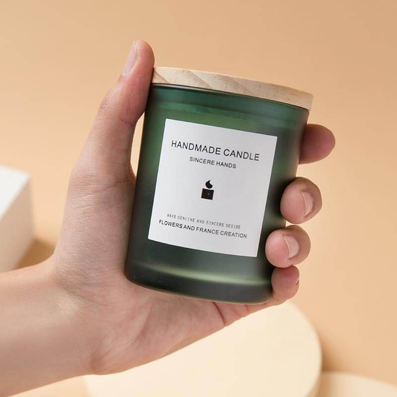What containers are best for candles?